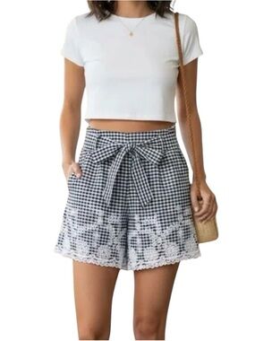 Zara Black White Gingham Tie-Waist Shorts with White Lace and Eyelet Trim Medium